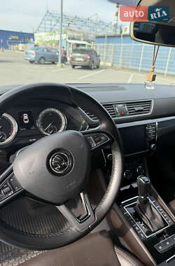 Лифтбек Skoda Superb 2015 в 