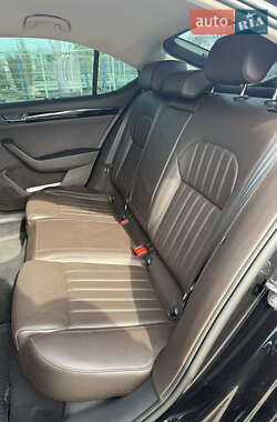 Лифтбек Skoda Superb 2015 в 