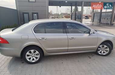 Лифтбек Skoda Superb 2009 в 