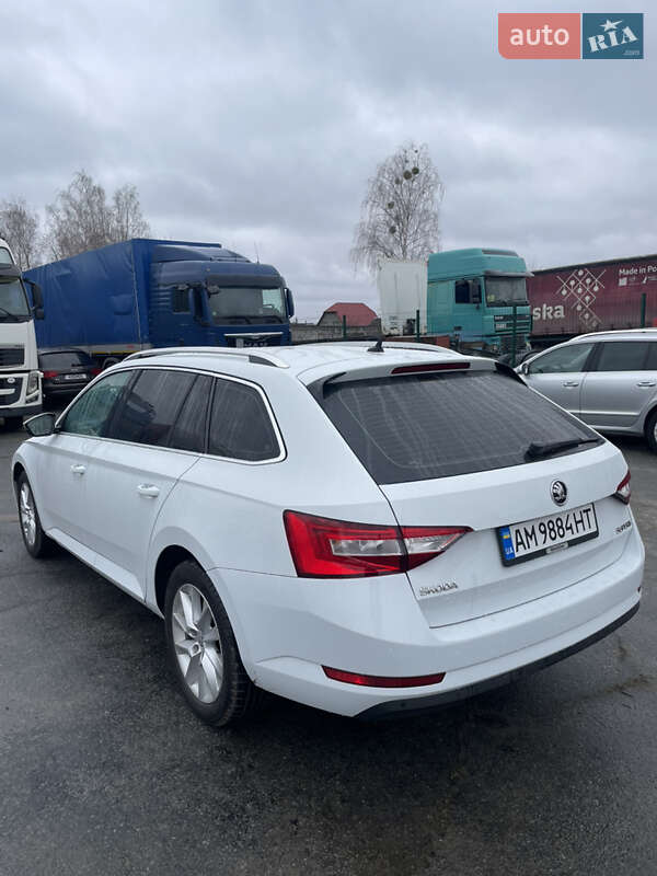 Універсал Skoda Superb 2016 в Звягелі