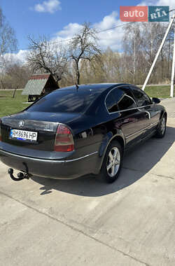 Лифтбек Skoda Superb 2006 в 