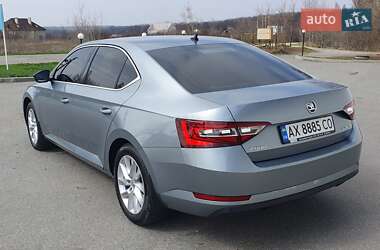 Лифтбек Skoda Superb 2018 в 