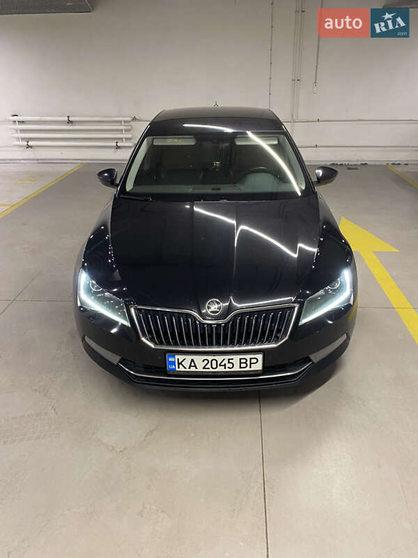 Лифтбек Skoda Superb 2019 в Киеве