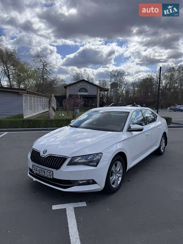 Ліфтбек Skoda Superb 2015 в Києві фото 2 Ліфтбек Skoda Superb 2015 в Києві