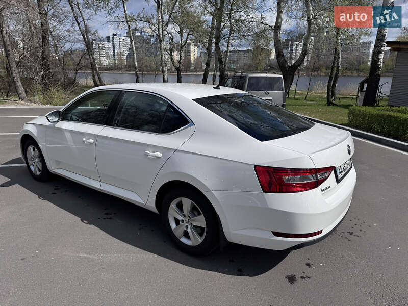 Ліфтбек Skoda Superb 2015 в Києві фото 12 Ліфтбек Skoda Superb 2015 в Києві