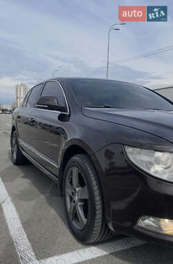 Ліфтбек Skoda Superb 2012 в 