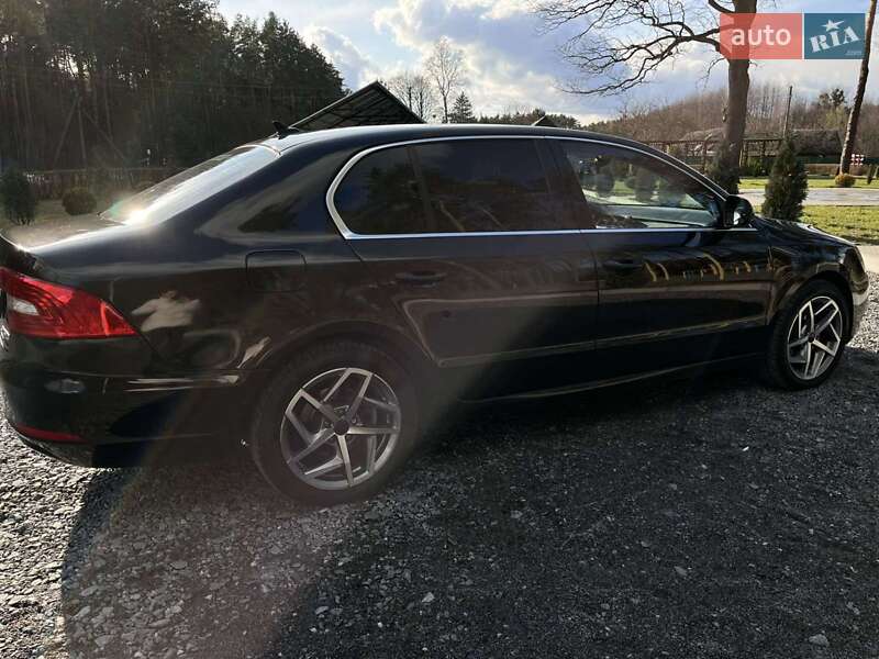 Ліфтбек Skoda Superb 2013 в Славуті