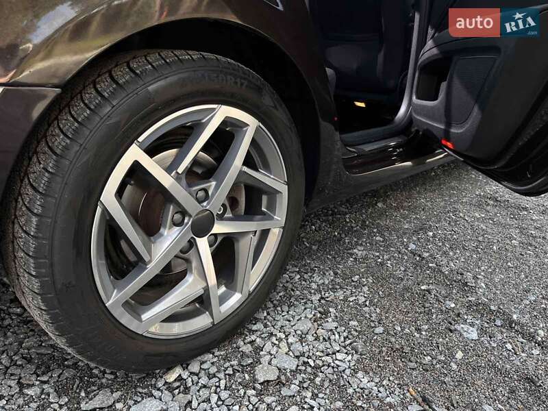 Ліфтбек Skoda Superb 2013 в Славуті