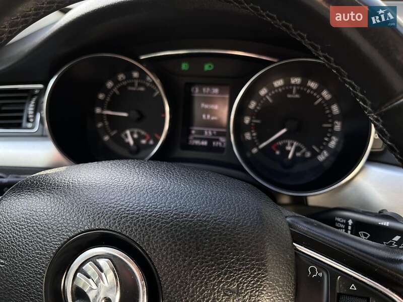 Ліфтбек Skoda Superb 2013 в Славуті