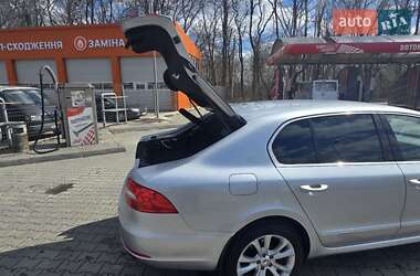 Лифтбек Skoda Superb 2013 в 