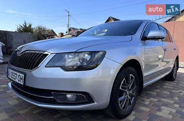 Лифтбек Skoda Superb 2013 в 
