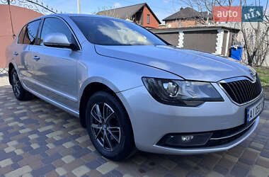 Лифтбек Skoda Superb 2013 в 