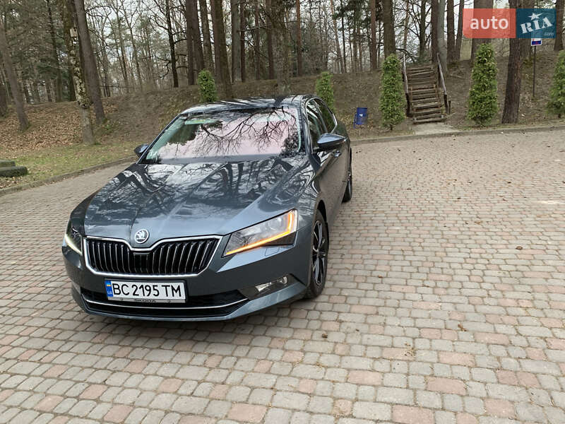 Лифтбек Skoda Superb 2016 в Дрогобыче