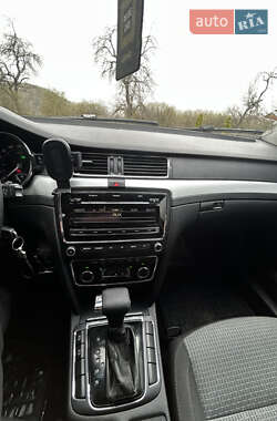 Лифтбек Skoda Superb 2011 в 