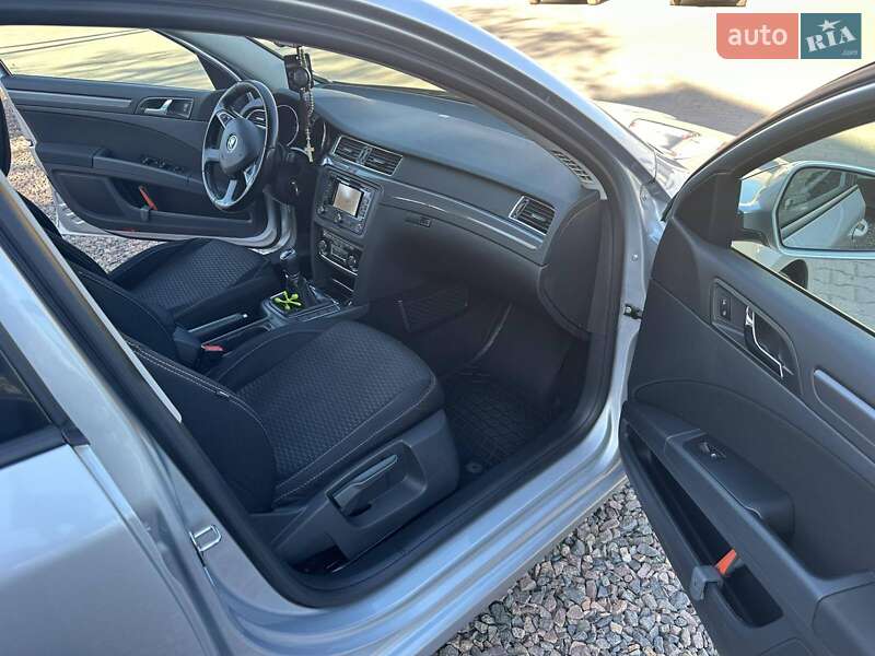 Универсал Skoda Superb 2013 в Львове
