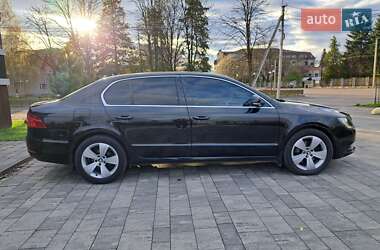 Лифтбек Skoda Superb 2014 в 