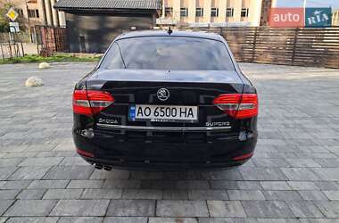 Лифтбек Skoda Superb 2014 в 