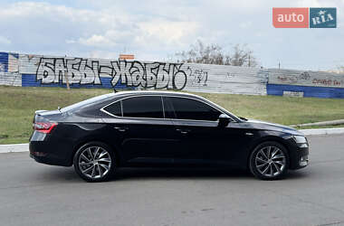 Лифтбек Skoda Superb 2016 в 