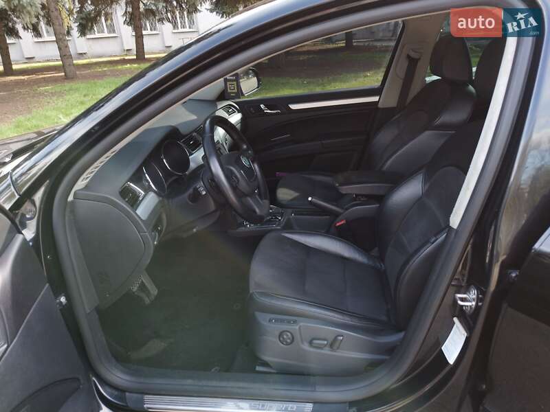 Универсал Skoda Superb 2011 в Каменском