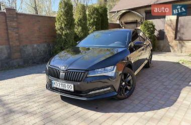 Лифтбек Skoda Superb 2022 в 