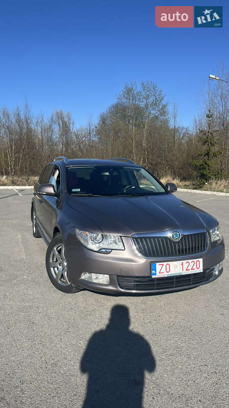Універсал Skoda Superb 2012 в 