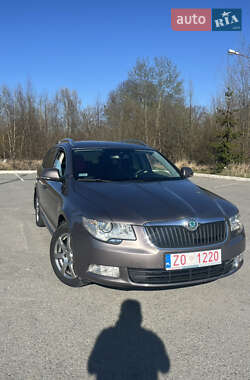 Універсал Skoda Superb 2012 в 