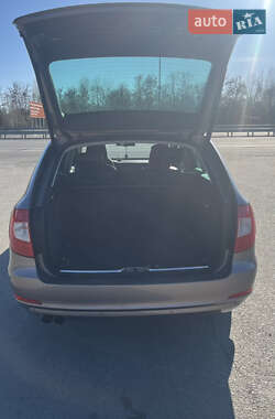 Універсал Skoda Superb 2012 в 