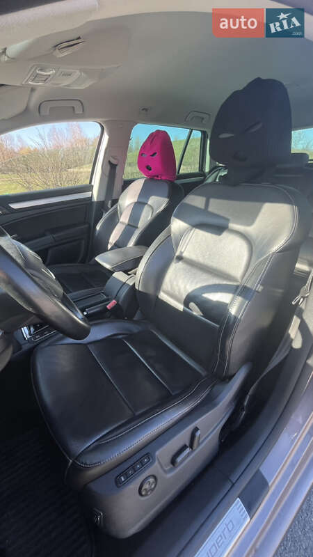 Универсал Skoda Superb 2012 в Звягеле