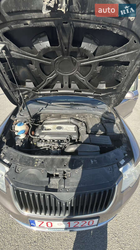 Универсал Skoda Superb 2012 в Звягеле