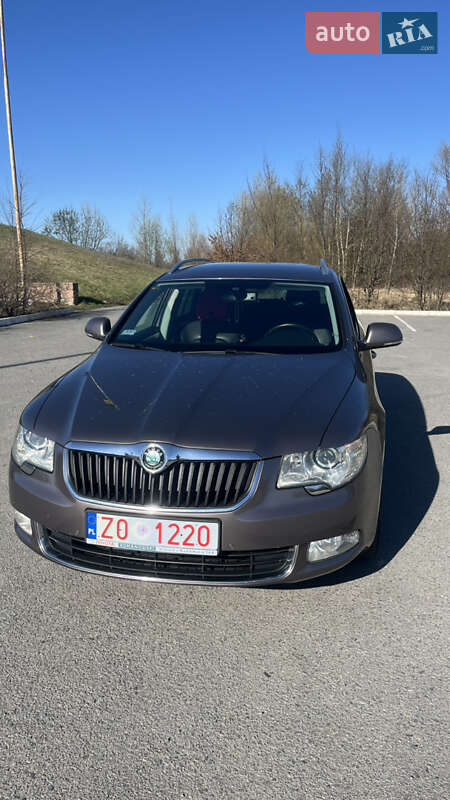 Универсал Skoda Superb 2012 в Звягеле