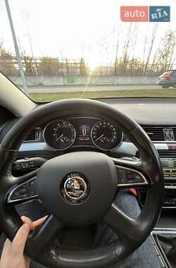 Лифтбек Skoda Superb 2013 в 