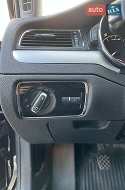 Лифтбек Skoda Superb 2013 в 