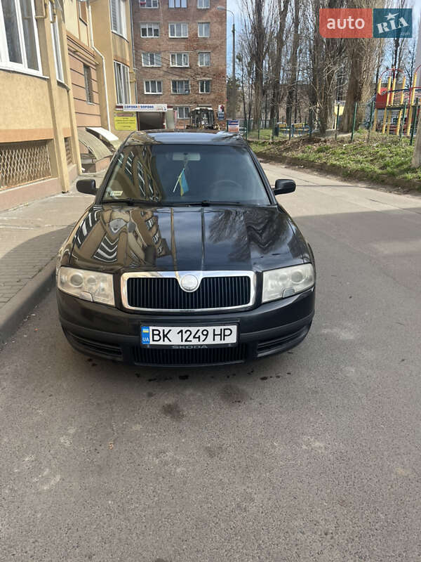 Ліфтбек Skoda Superb 2004 в 