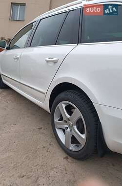 Універсал Skoda Superb 2014 в 