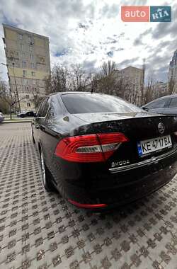 Лифтбек Skoda Superb 2013 в 