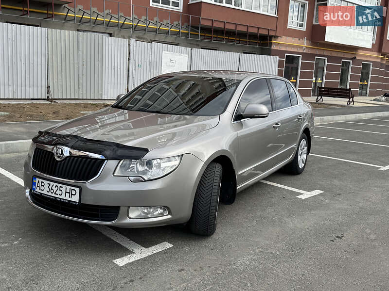 Ліфтбек Skoda Superb 2013 в Умані