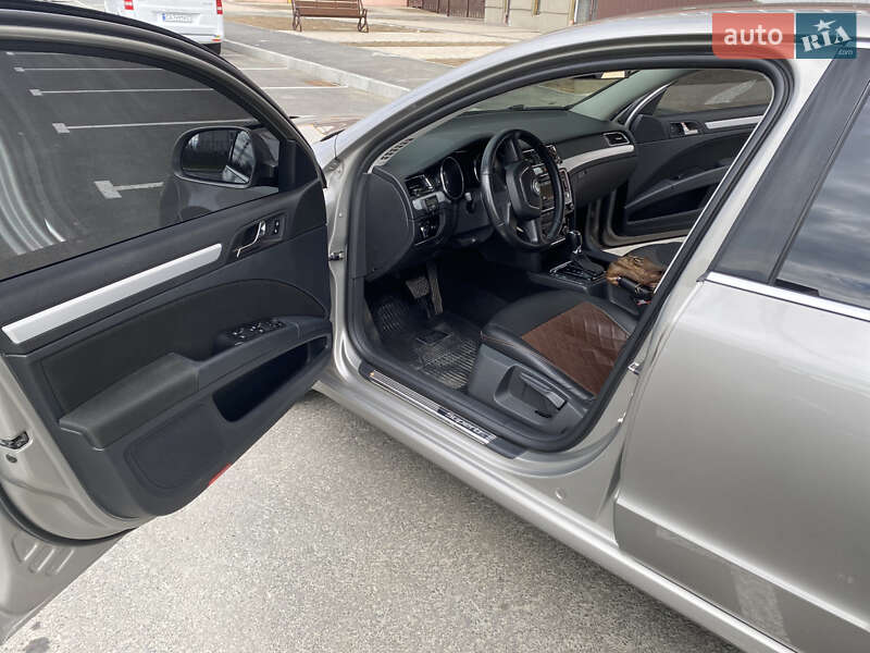 Ліфтбек Skoda Superb 2013 в Умані