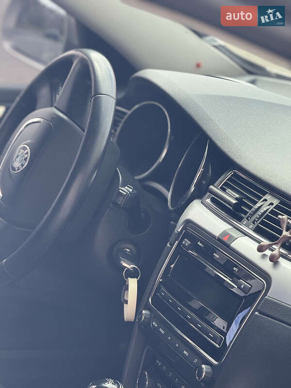 Ліфтбек Skoda Superb 2013 в Умані
