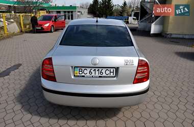 Лифтбек Skoda Superb 2005 в 