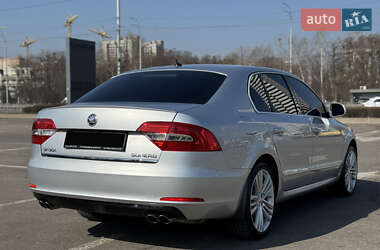 Лифтбек Skoda Superb 2013 в 