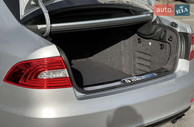Лифтбек Skoda Superb 2013 в 