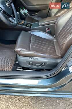 Лифтбек Skoda Superb 2016 в 