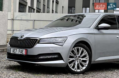 Лифтбек Skoda Superb 2022 в 