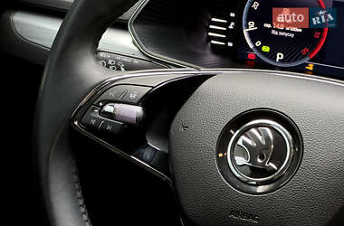 Лифтбек Skoda Superb 2022 в 