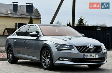Лифтбек Skoda Superb 2016 в 