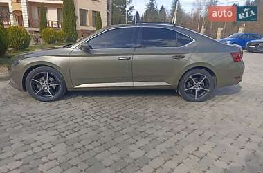 Лифтбек Skoda Superb 2016 в 