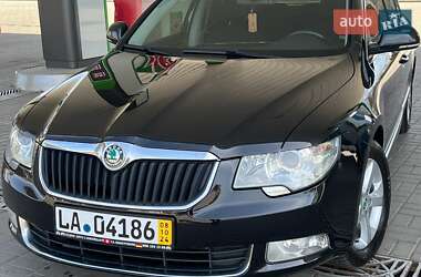 Лифтбек Skoda Superb 2013 в 