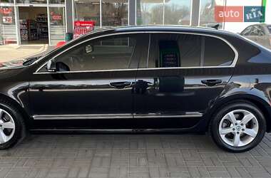 Лифтбек Skoda Superb 2013 в 
