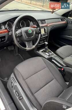 Лифтбек Skoda Superb 2013 в 