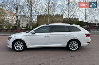 Универсал Skoda Superb 2018 в 